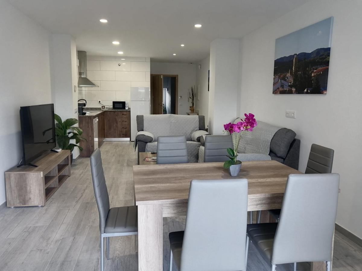Gegant De Pedra Apartaments Adzaneta エクステリア 写真